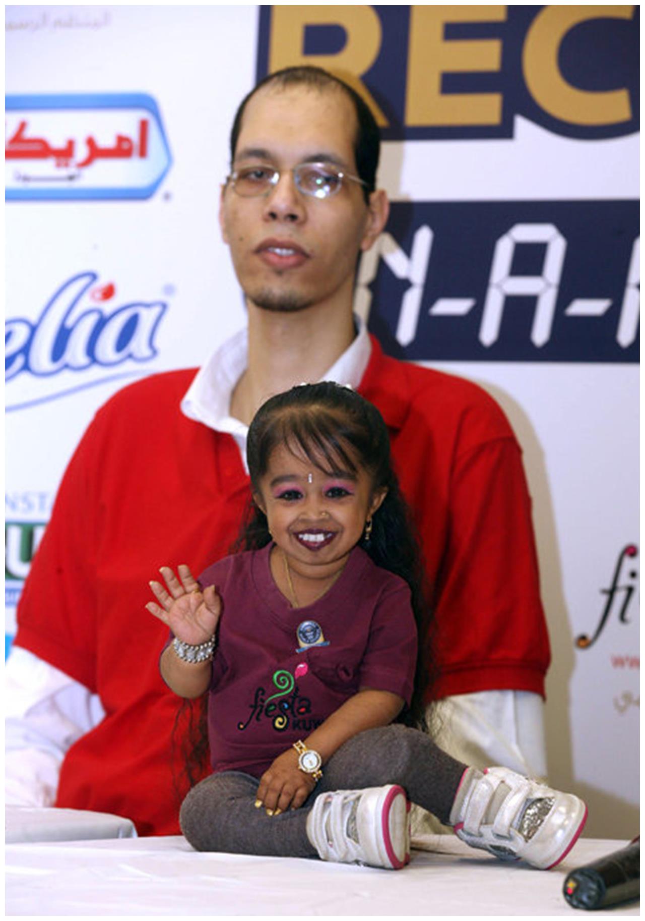 世界上最矮的女人身高仅06米打破吉尼斯纪录成知名女星