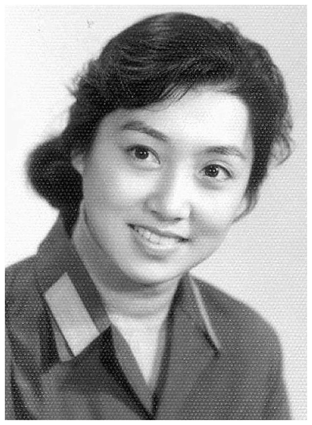 人称戏霸与军校同学赵英离婚后至今未娶59岁巫刚还好