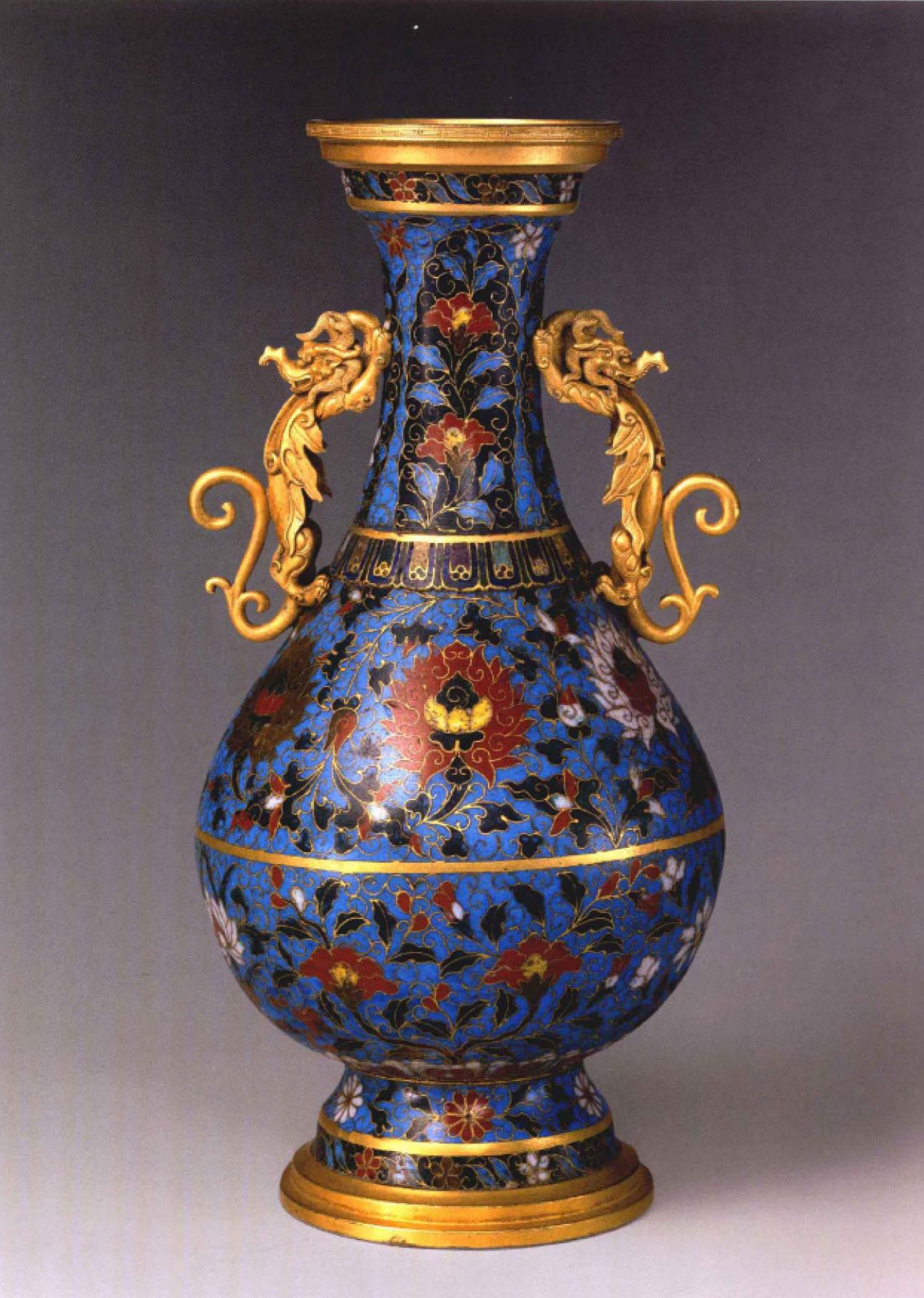 故宫收藏珍宝,元代三款掐丝珐琅缠枝莲纹器,色泽稳重,纹饰流畅|缠枝莲