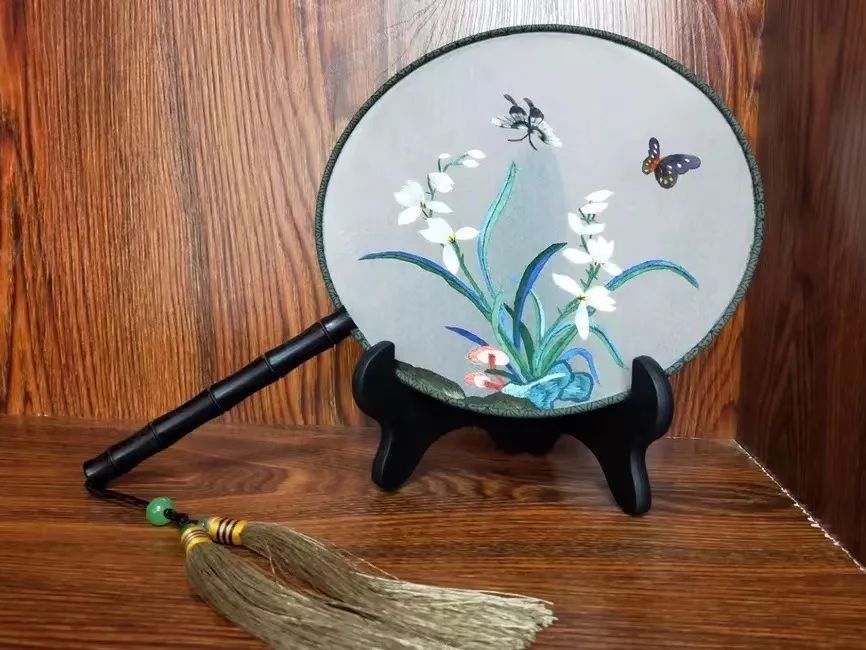 指尖上的非遗麻柳刺绣