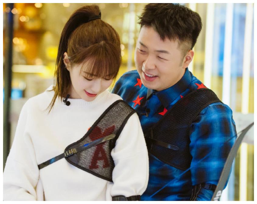 沈梦辰晒男友帅照,见到她对海涛"昵称"后,这偶像剧爱情没谁了