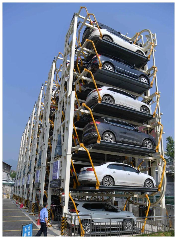 州城首座垂直循环立体停车楼正式投入使用