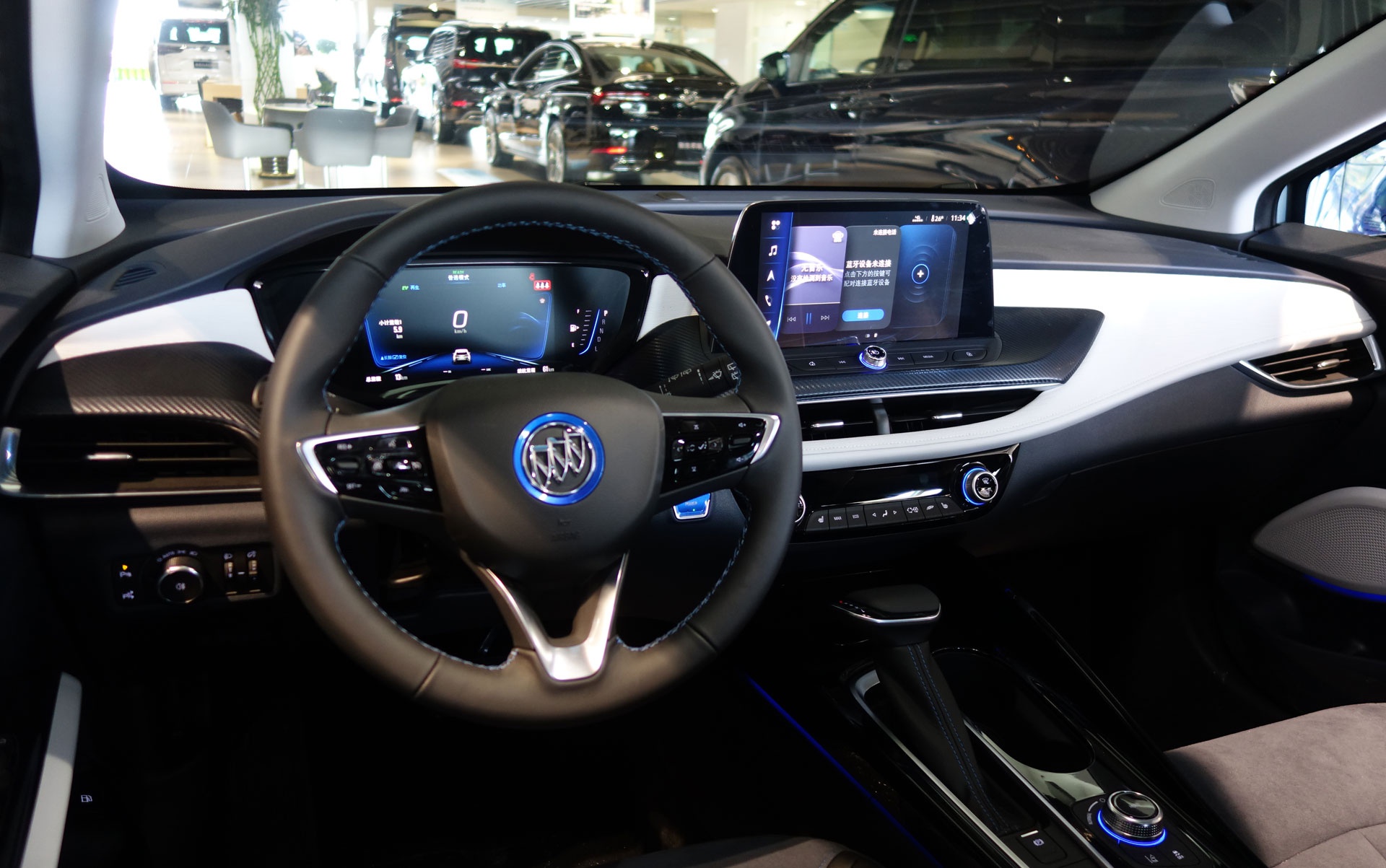 高颜值的蓝朋友 别克插电式混动微蓝6和纯电suv微蓝7到店实拍