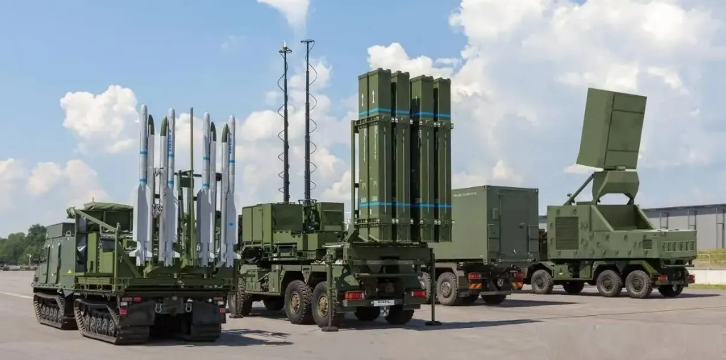 乌军收到首台德国trml4d有源相控阵雷达_高清图集_新浪网