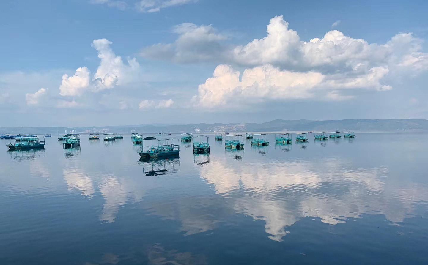 实拍云南抚仙湖，没有洱海、滇池的名气，却比它们更令人向往__财经头条