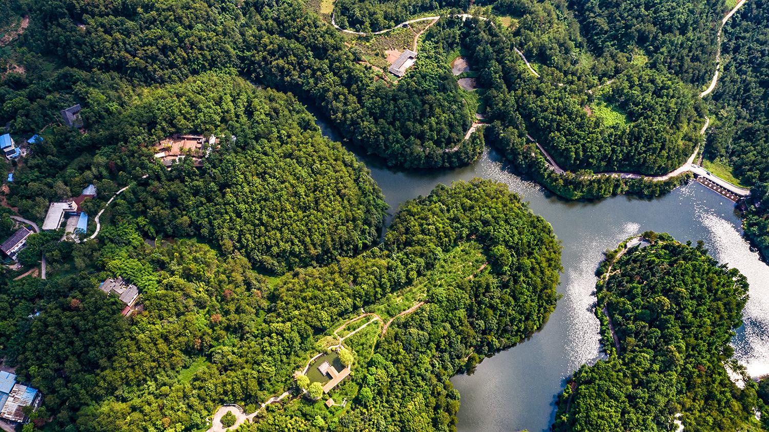 自贡自流井:尖山风景区重装开园迎游客