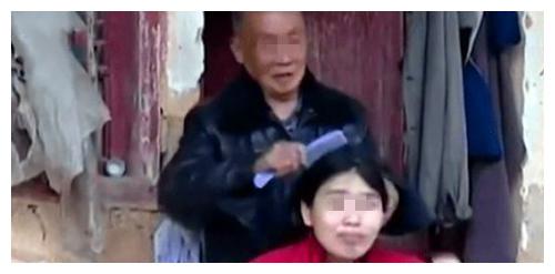 18岁少女离家,被湖南老汉照顾10年生下一子,如今只想帮她找到家休闲区蓝鸢梦想 - Www.slyday.coM 18岁少女离家,被湖南老汉照顾10年生下一子,如今只想帮她找到家休闲区蓝鸢梦想 - Www.slyday.coM