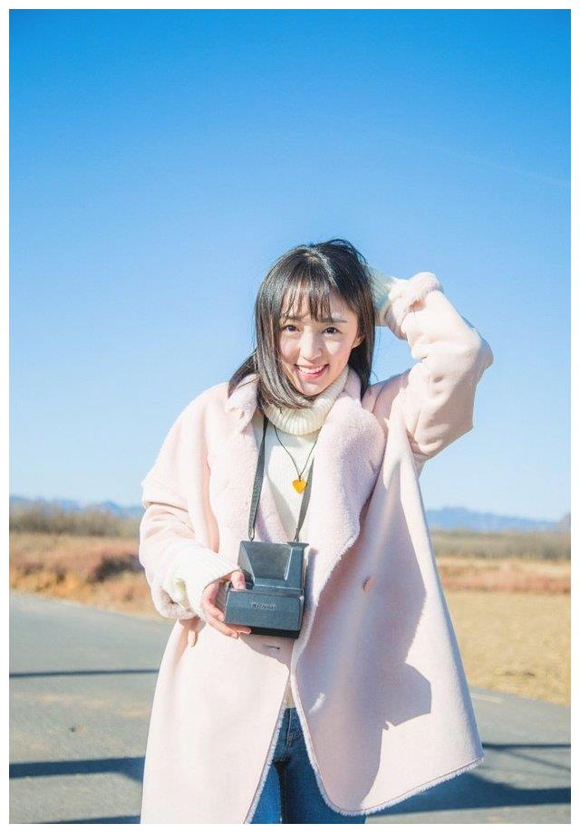 在第二季中才有的角色,那就是许连翘,她的饰演者慈婉彤,也是新人演员