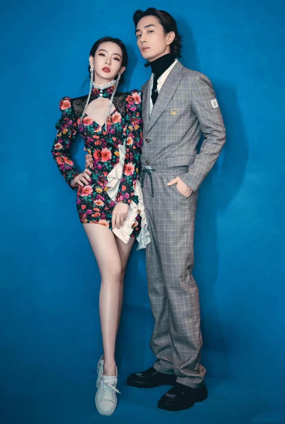 戚薇在老公面前也不消停穿镂空式旗袍秀好身材