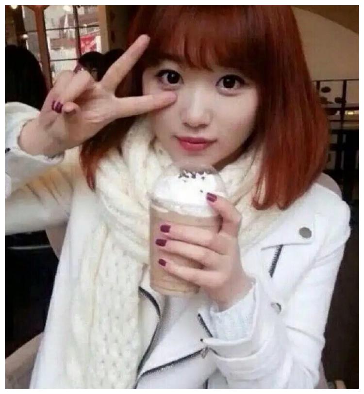 孔雪儿"出道前旧照"被疯传,看清她的脸型,整没整容一目了然