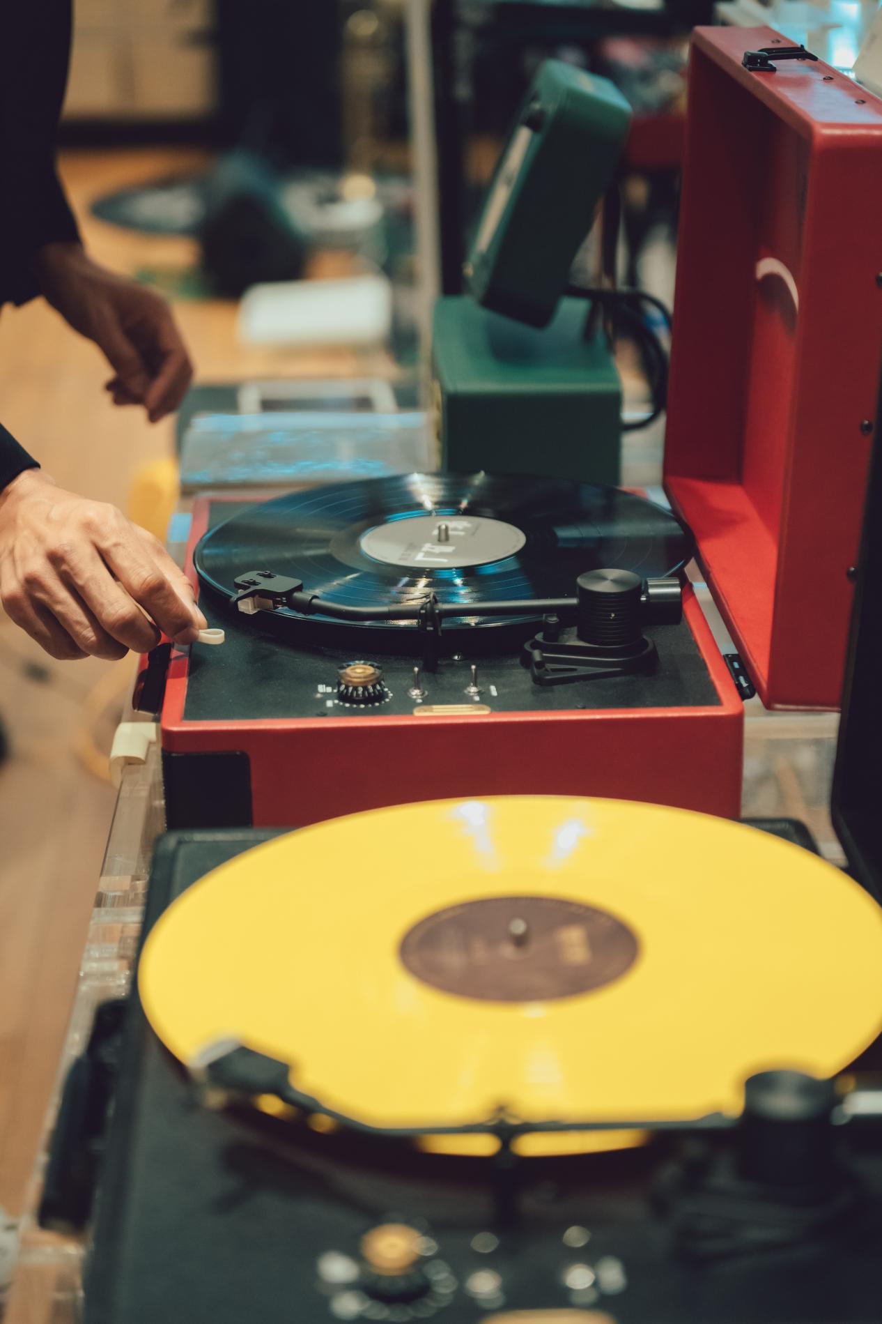 怎样做音乐才是“音乐艺术家”?看这个来自深圳的夫妻组合怎么做休闲区蓝鸢梦想 - Www.slyday.coM 怎样做音乐才是“音乐艺术家”?看这个来自深圳的夫妻组合怎么做休闲区蓝鸢梦想 - Www.slyday.coM