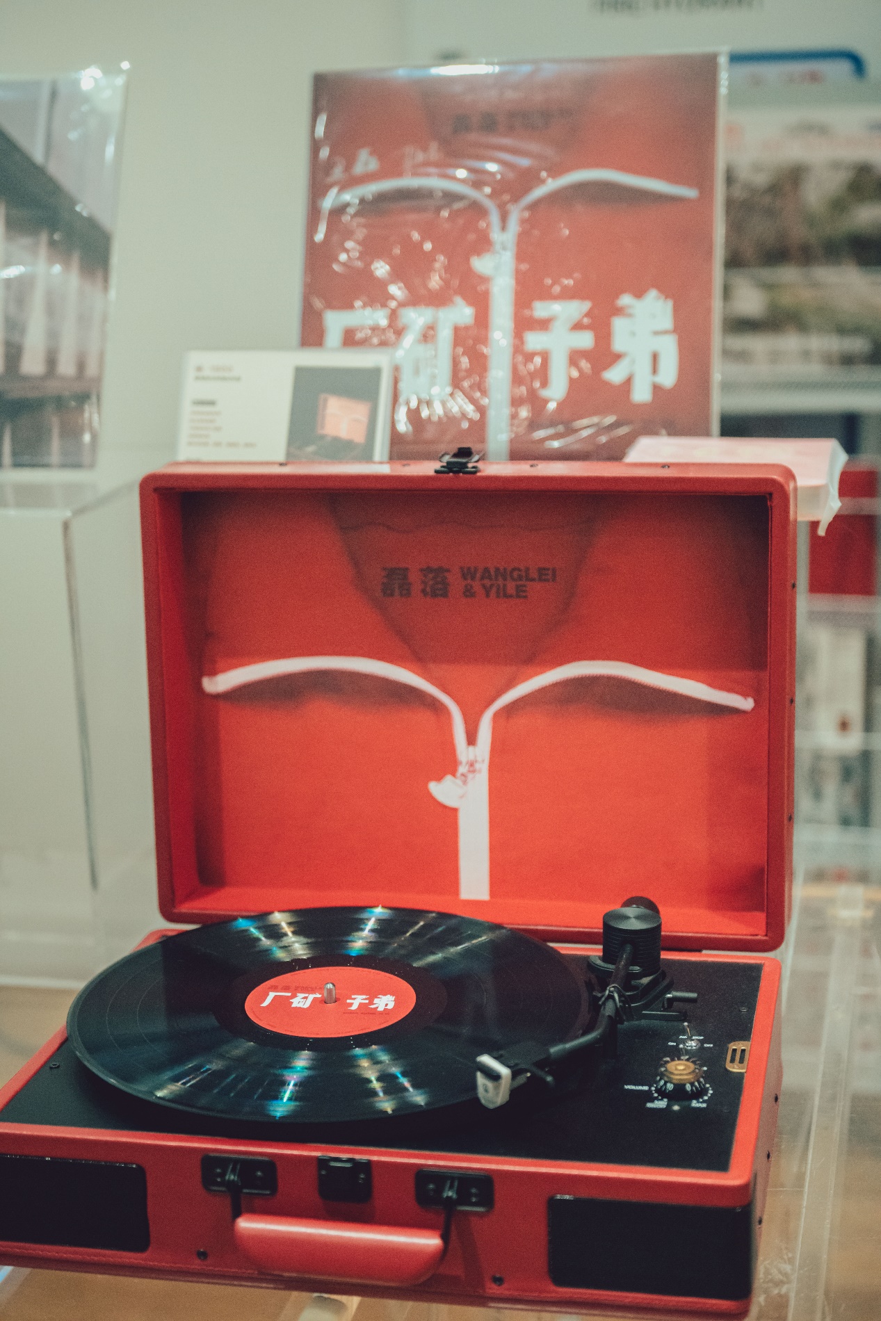 怎样做音乐才是“音乐艺术家”?看这个来自深圳的夫妻组合怎么做休闲区蓝鸢梦想 - Www.slyday.coM 怎样做音乐才是“音乐艺术家”?看这个来自深圳的夫妻组合怎么做休闲区蓝鸢梦想 - Www.slyday.coM