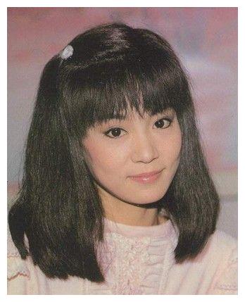 遭大6岁二婚男星抛弃,大13岁丈夫意外身亡,61岁至今单身