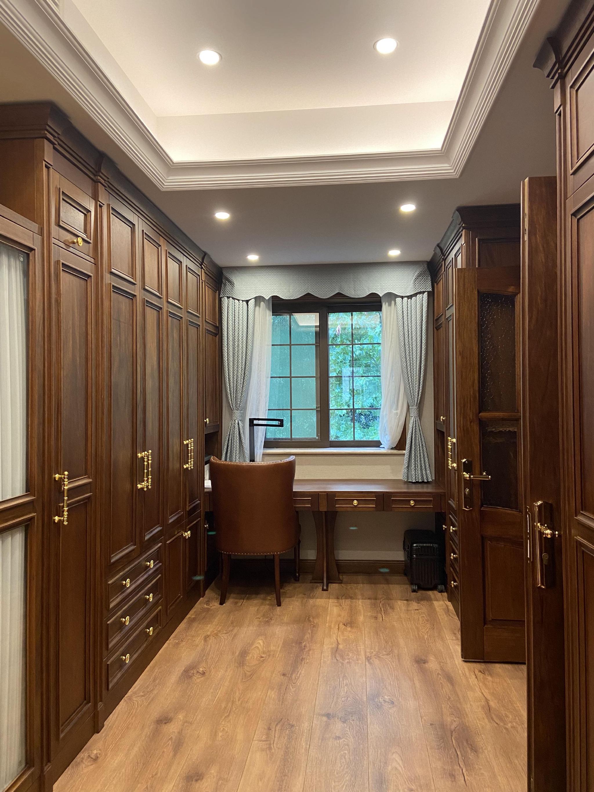 奢华的女主人专享衣帽间悠好木全屋定制别墅衣帽间设计案例