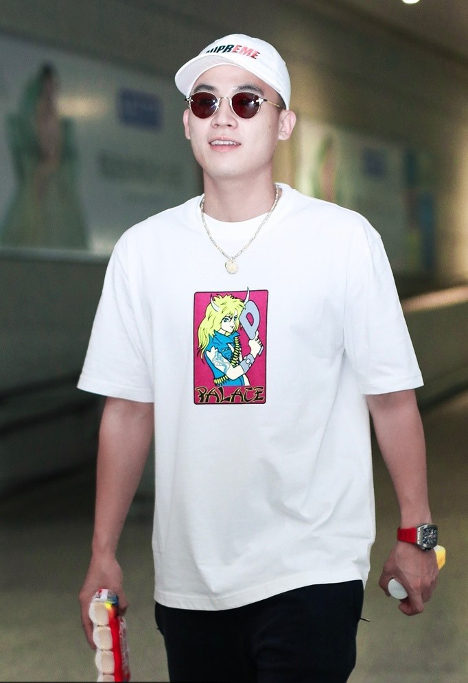 墨镜帅哥欧豪户外帅气街拍明星写真