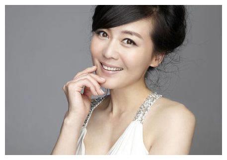 她24岁出道爆红,闪婚导演被家暴后遇体操冠军,今48岁过成这样