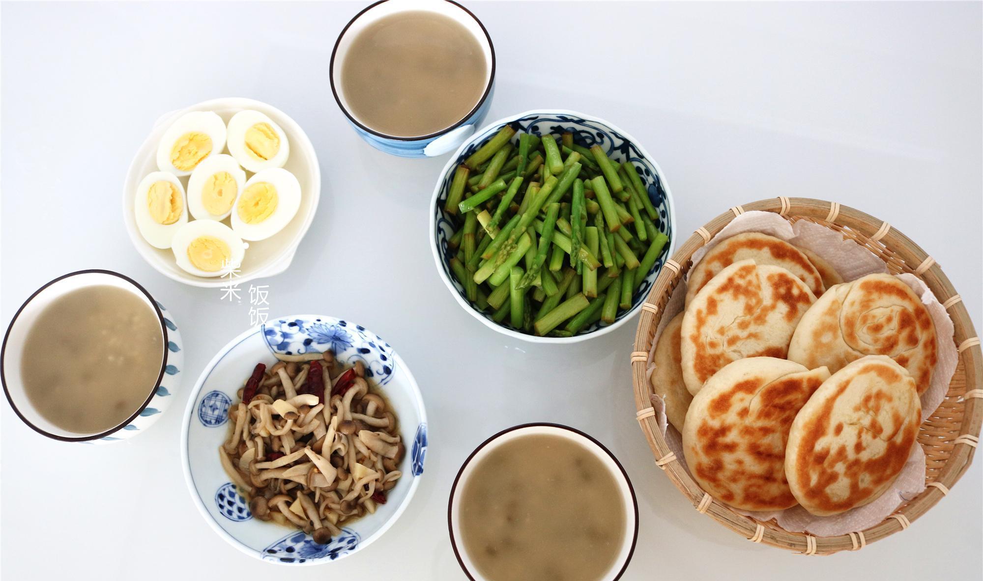 一家三口的早餐,自己在家做,营养又健康,每天吃光不浪费