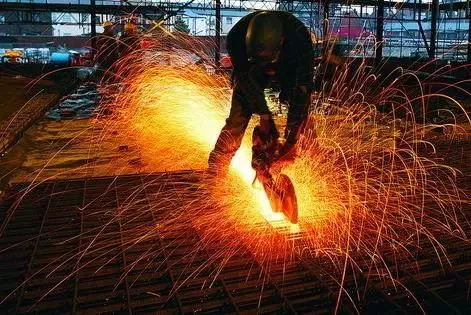 工业生产中引起粉尘爆炸的常见点燃源有哪些