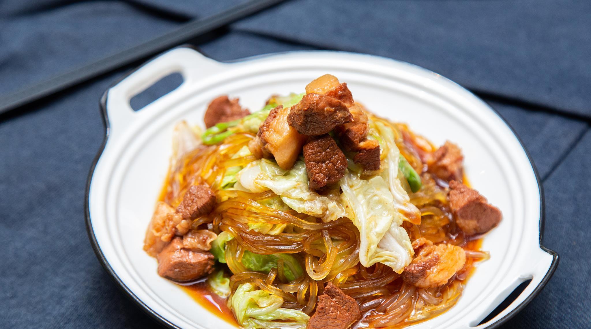 猪肉白菜炖粉条是先炒白菜还先炖粉条其实都不对看大厨如何做