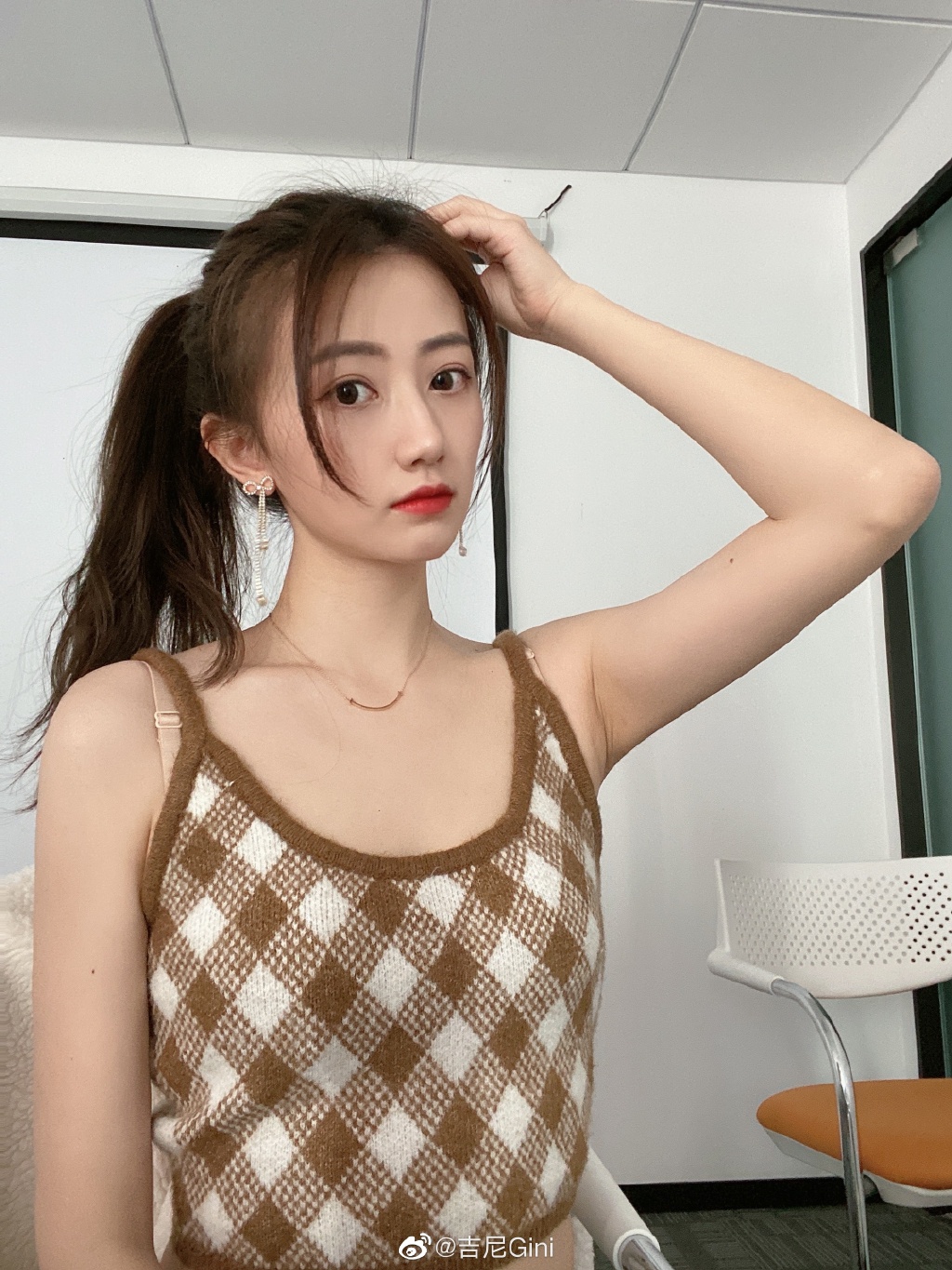 王者荣耀美女主持人吉尼迷人写真美照