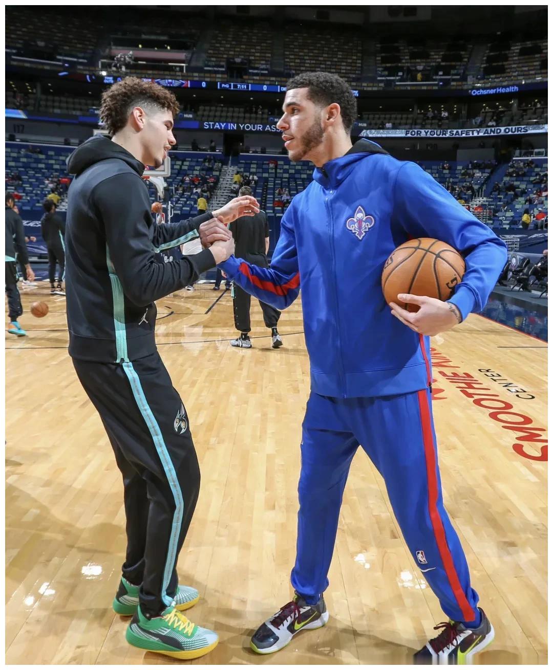 球哥兄弟俩nba首次相遇!三球看起来上限更高