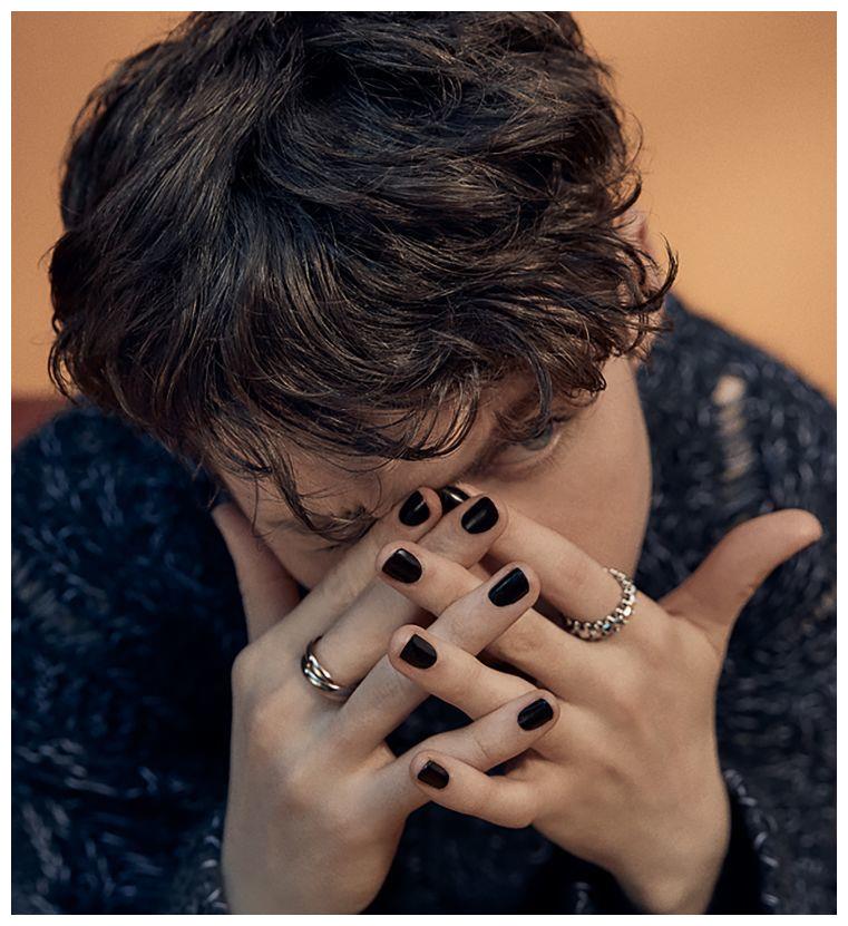 男明星也美甲,陈伟霆戳爷都是纯黑色,范丞丞挺卡通,这个真不错|美甲