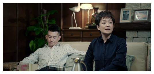 "白小莲"在外挑动"黄雨虹"兴风作浪,陷害"张一苇"