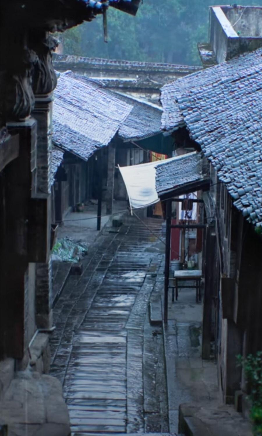 雨后的江南小巷,幽深绵长,朦胧梦幻__财经头条
