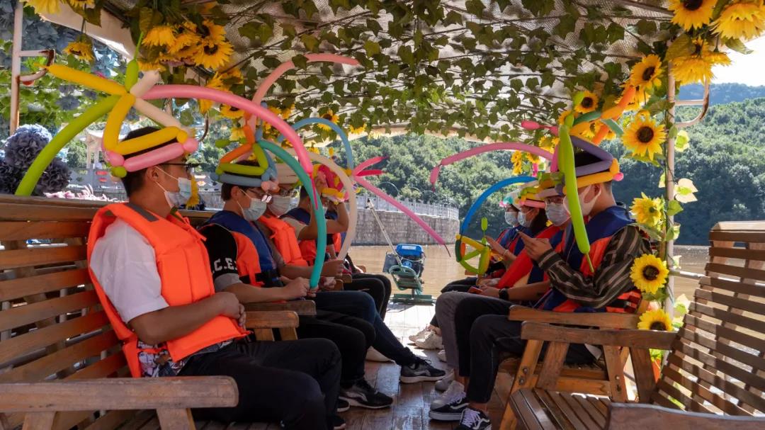 来九峰山这么玩，轻松霸占你的朋友圈C位！休闲区蓝鸢梦想 - Www.slyday.coM