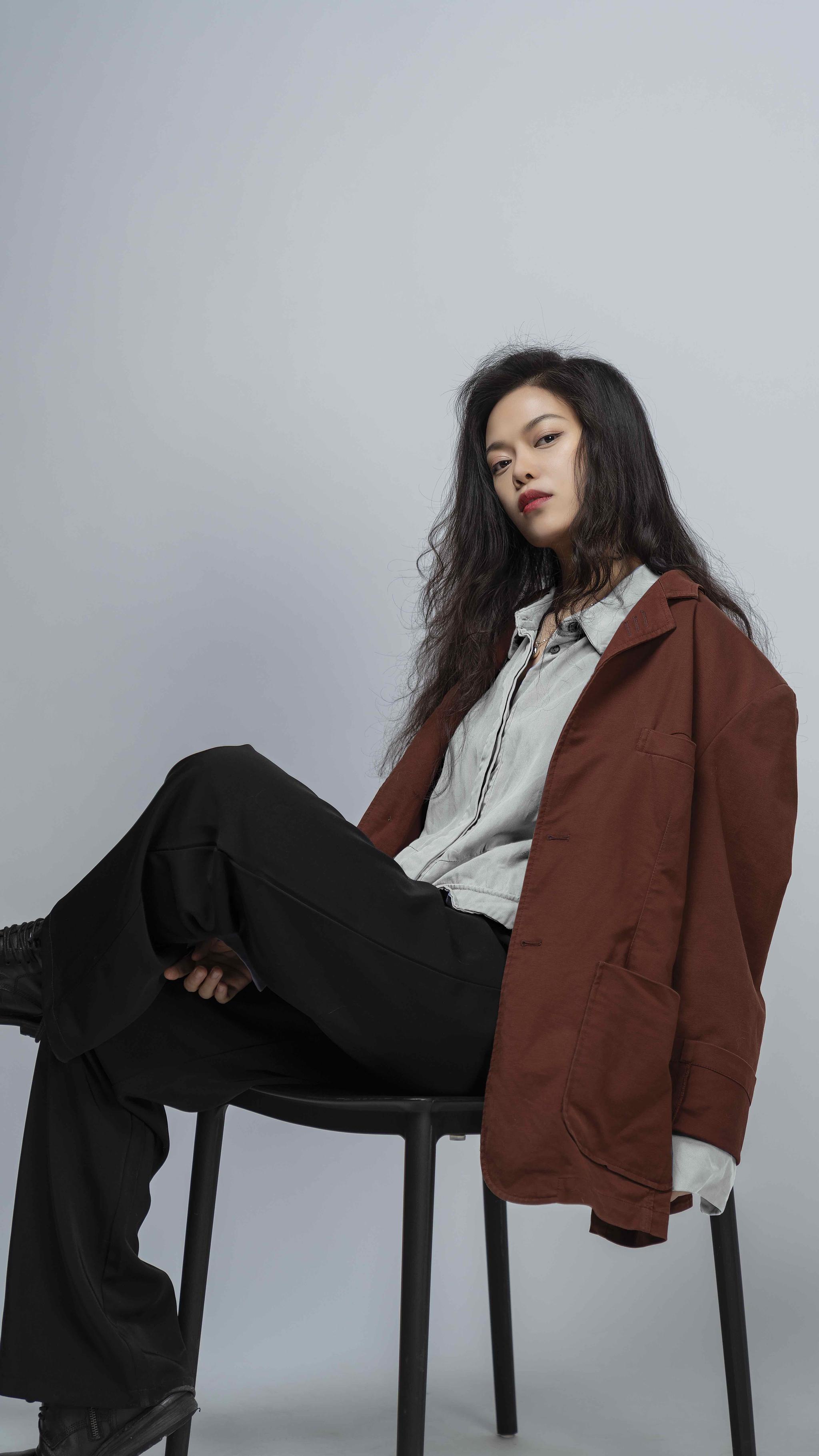 李雅全新单曲《成年人》上线 唱出内心世界的挣扎