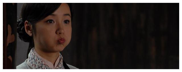 《新一剪梅》,她在里面一人分饰两角:温婉宽容的沈心慈和大气活泼的