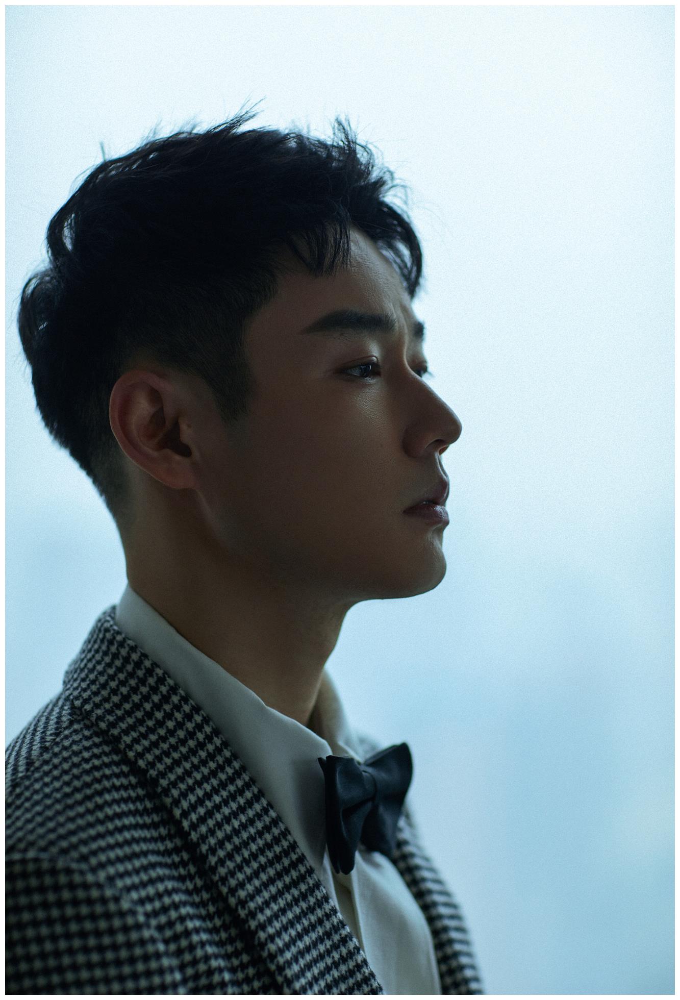 宣言千鸟格西装亮相《时尚先生》盛典 《青簪行》待播引期待