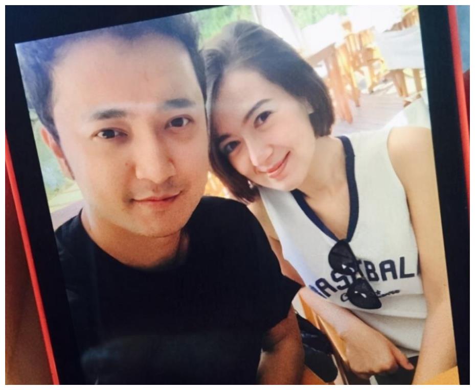 尼格买提7年婚姻状况成谜,妻子近照曝光,脸部发福疑似怀孕