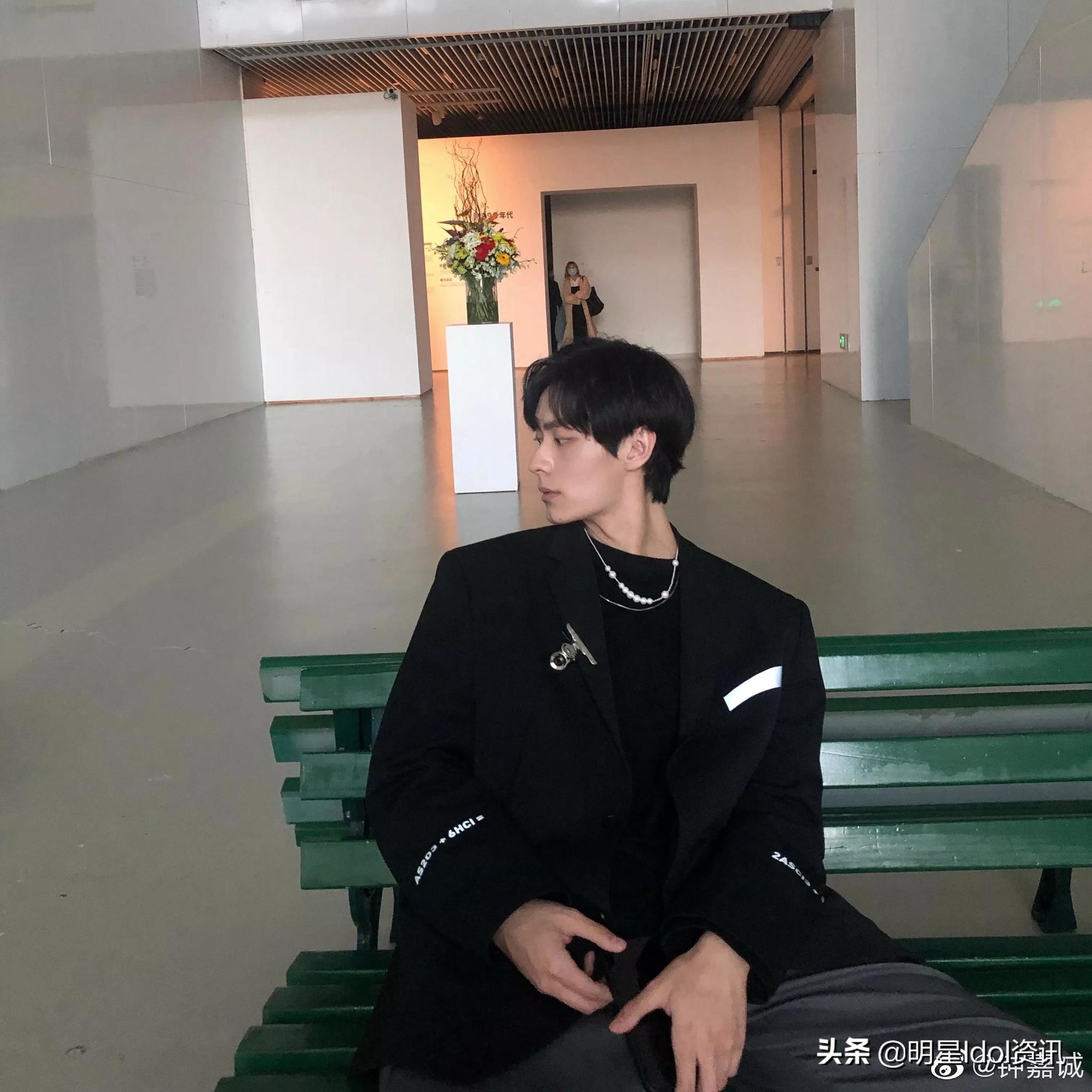 钟嘉诚手机壁纸【一】_新浪新闻