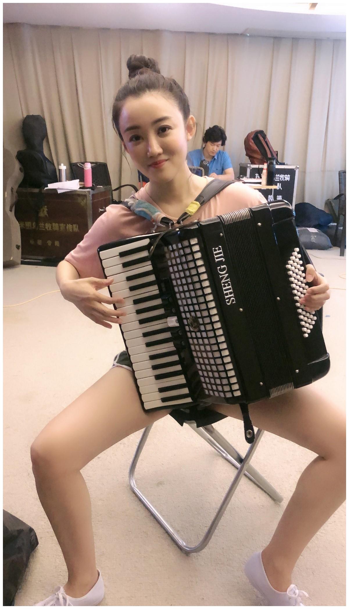 杨香玉参演2021潜力剧幕秉持演员精神不畏艰辛