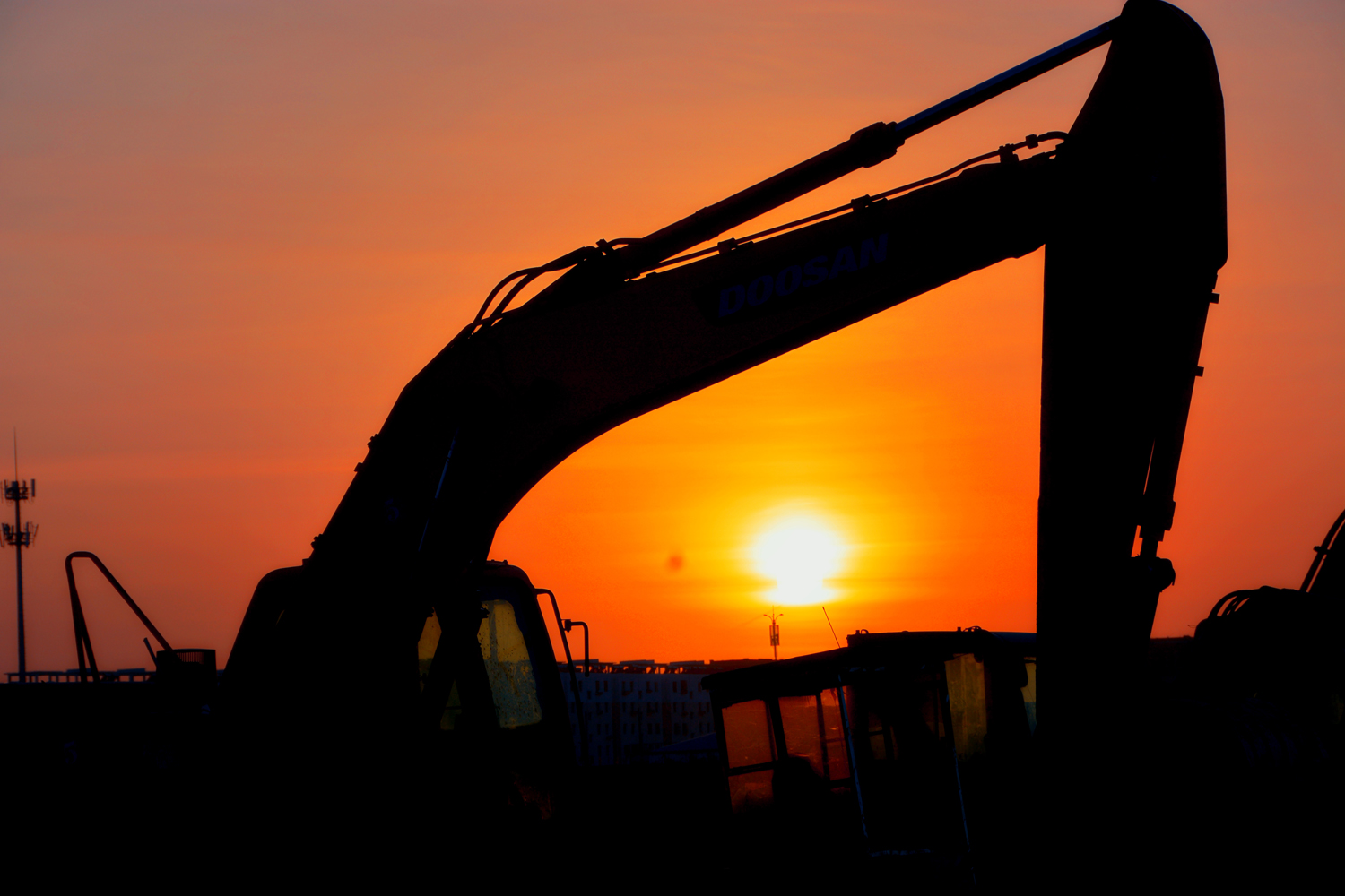 落日铲车原创拍摄