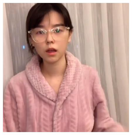 不过即便如此,还是很少有人说沫子长得丑的.