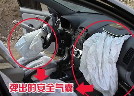 汽车安全气囊弹出来后,要想再塞回去得花多少钱?维修工说出答案