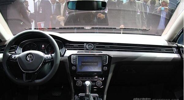 帕萨特自动驻车怎么用