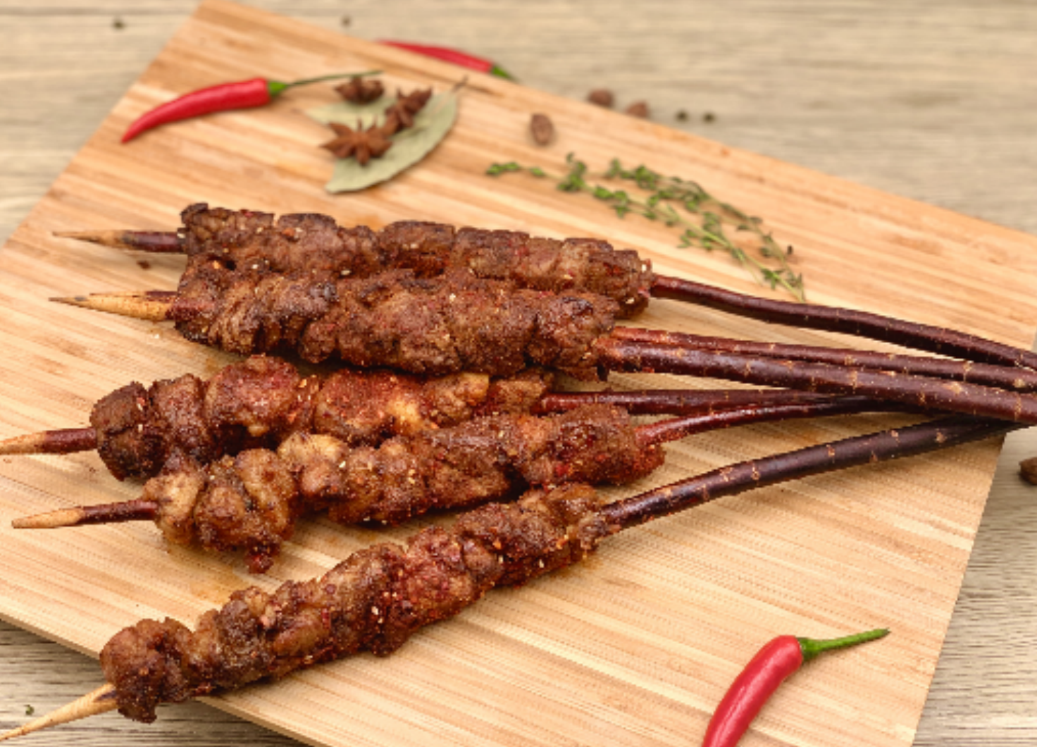 银川jw万豪酒店枸杞原浆特调鸡尾酒,红柳枝烤羊肉串伴随着夏季的到来