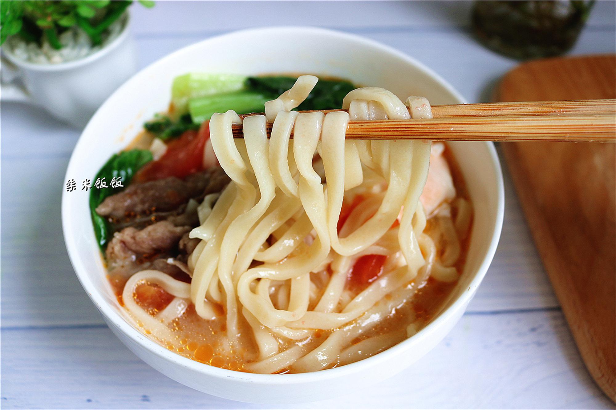 无论春夏秋冬女儿早餐最爱这碗面每次做一大碗连汤也不剩