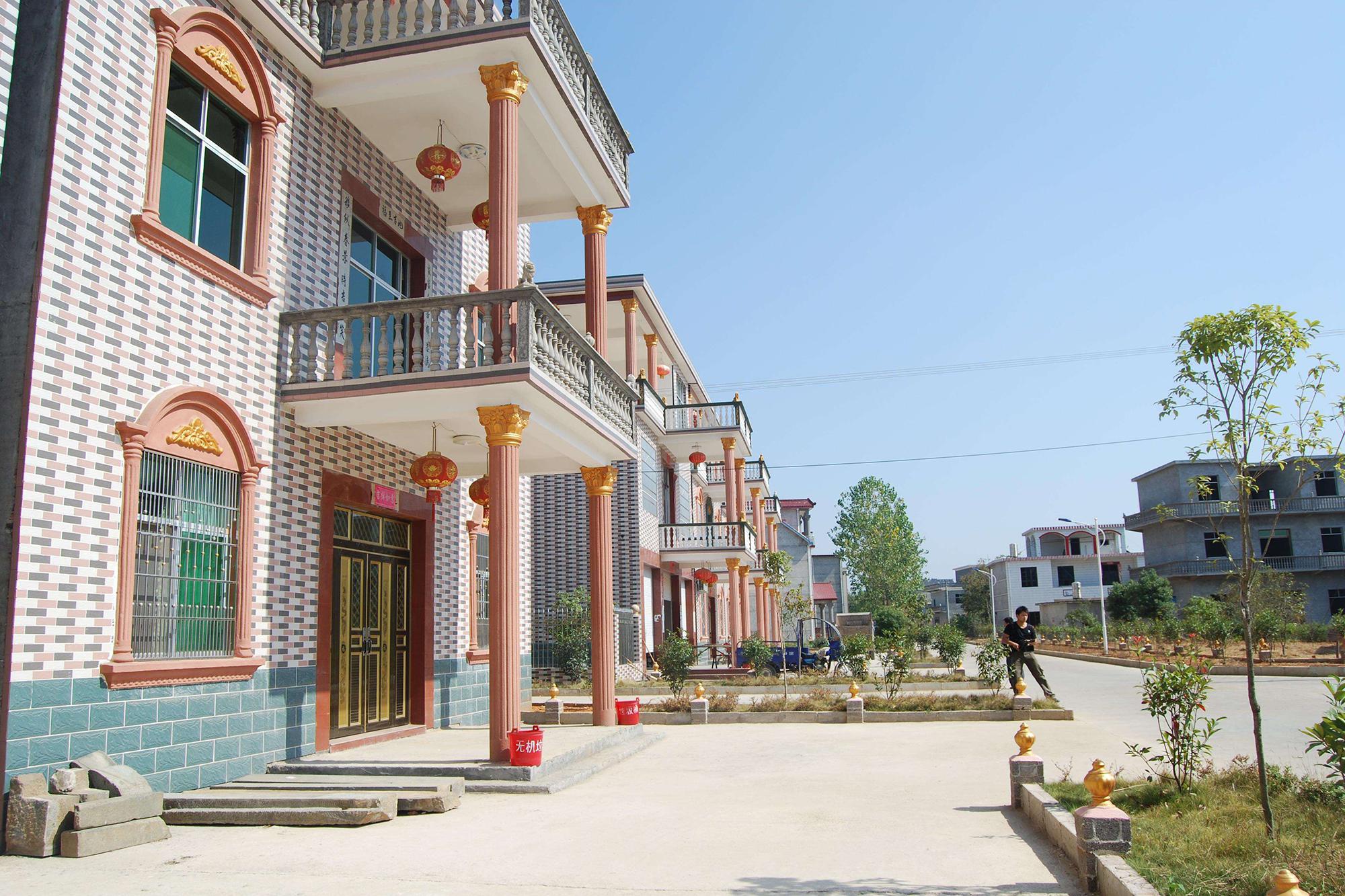 农村自建房,单层的小院,多层的楼房哪种实用些?