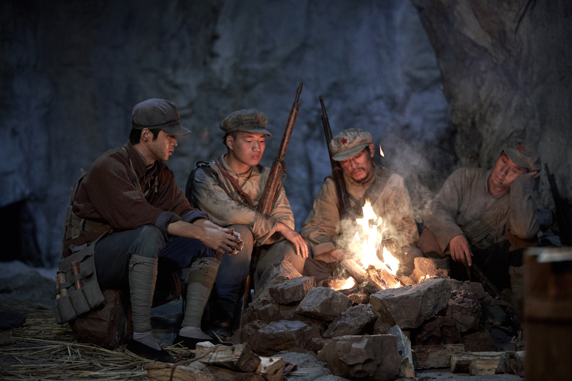 生死坚守致敬觉醒的英雄时代