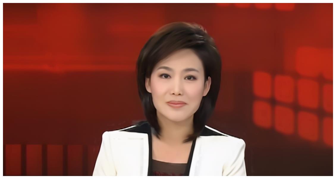 新闻联播又迎新主播郑丽首秀成最佳温柔大气堪比欧阳夏丹