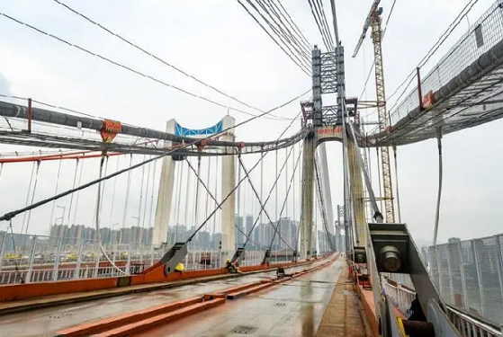 悬索桥的安全与钢丝绳的维护有着重要的关系