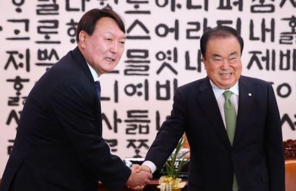 韩版特朗普?尹锡悦当选韩国总统,曾扬言一周就要工作120小时休闲区蓝鸢梦想 - Www.slyday.coM 韩版特朗普?尹锡悦当选韩国总统,曾扬言一周就要工作120小时休闲区蓝鸢梦想 - Www.slyday.coM