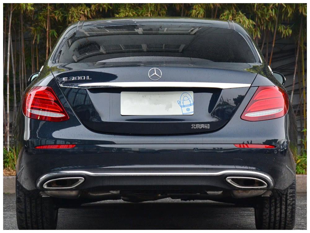 最大输出功率分别可以达到280与370马力,在价格方面也是它的优势,奔驰