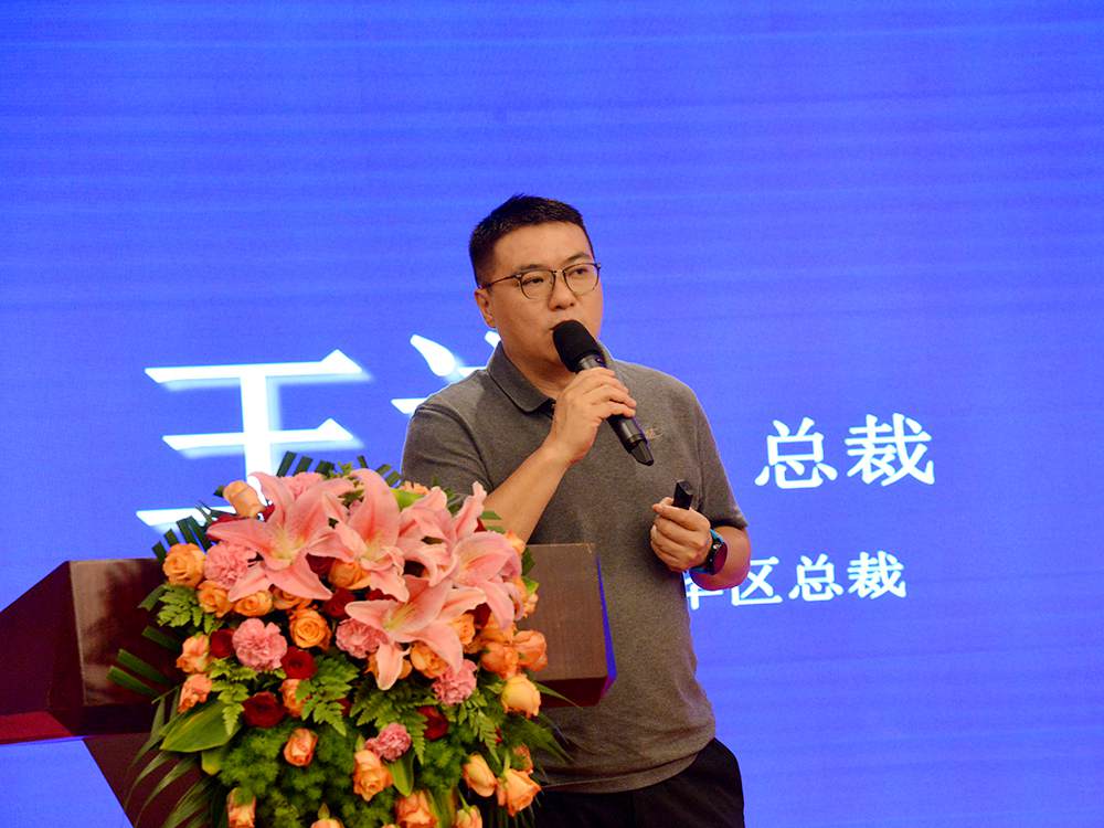 红牛安奈吉中国区 王道犇汇中国董事长 程业仁昆明海集商贸董事长武