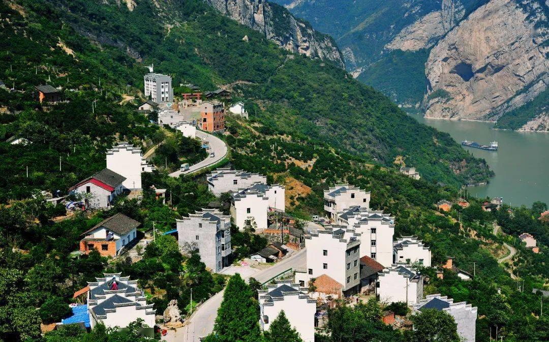 湖北宜昌的归州镇,三峡移民整体搬迁的第一镇,老向干得漂亮_高清图集_