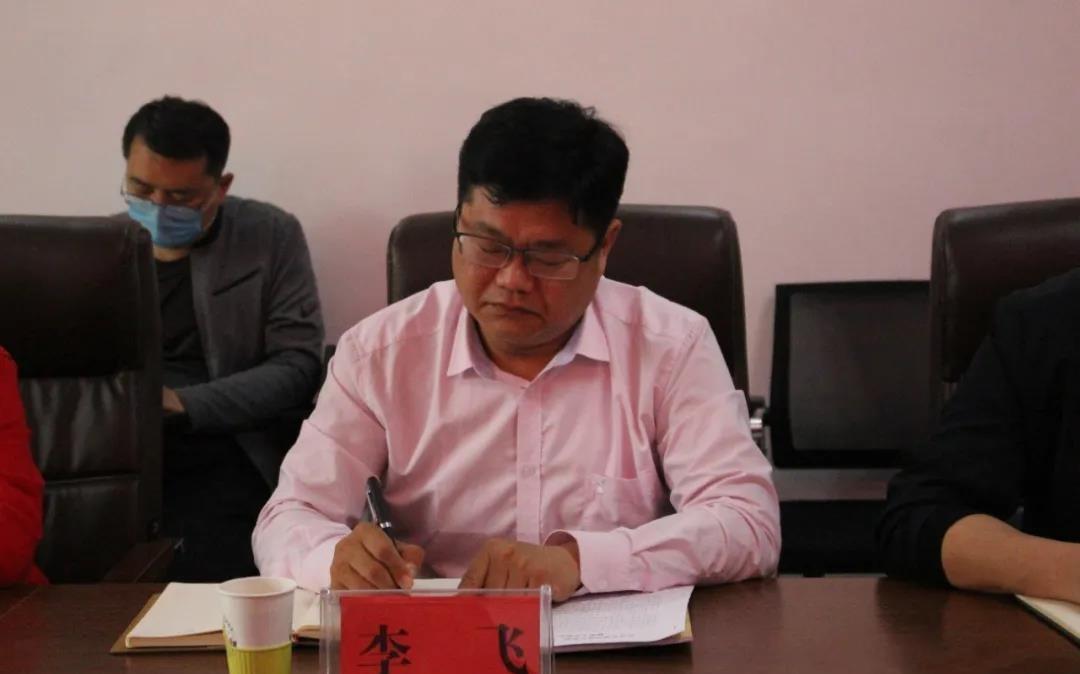枣庄市峄城区统计局副局长梁宏文一行到底阁镇督导统计工作